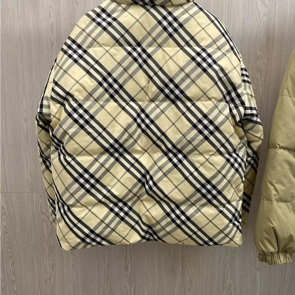 Burberry Beige Puffer Coat - Picture 4 of 4